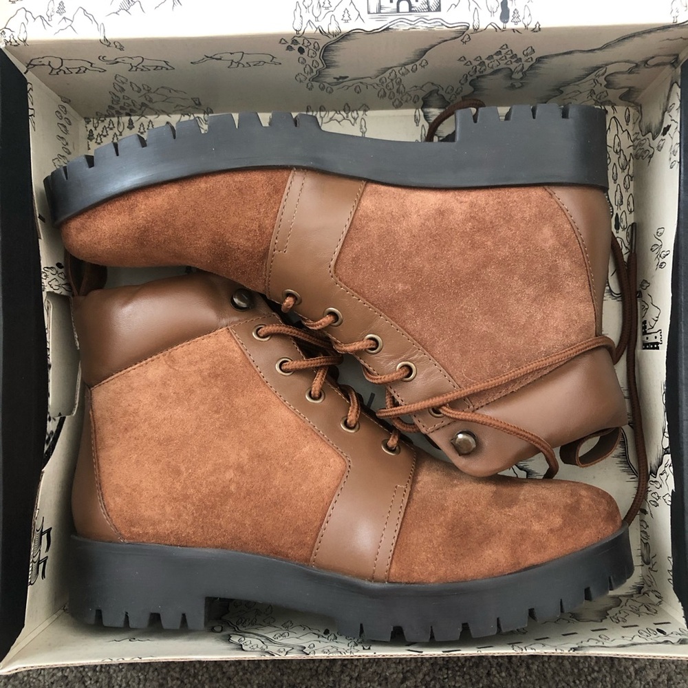 NWT Banana Republic Brown Leather Hiker Boots